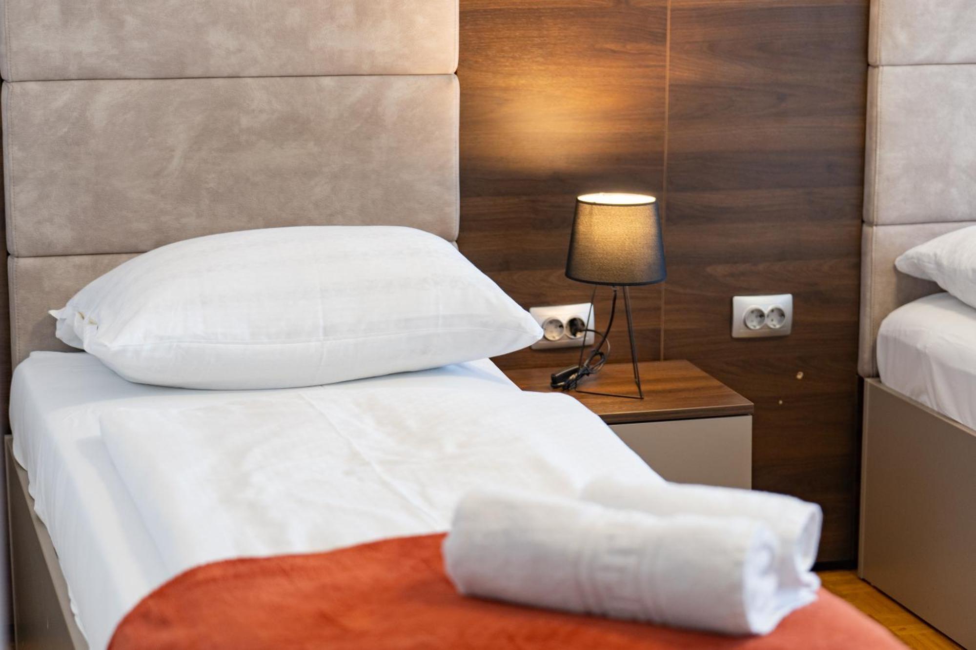 Artearia Hotel Bjelovar Exterior photo