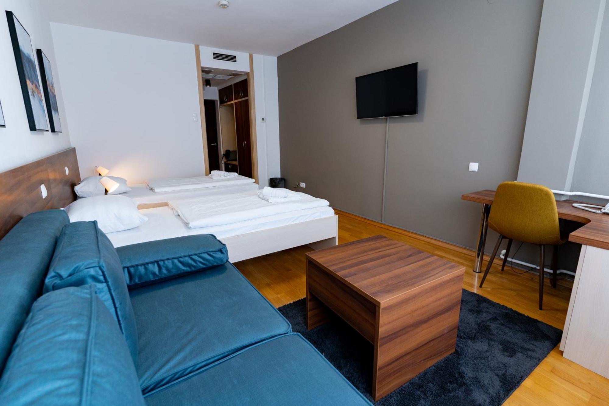 Artearia Hotel Bjelovar Exterior photo