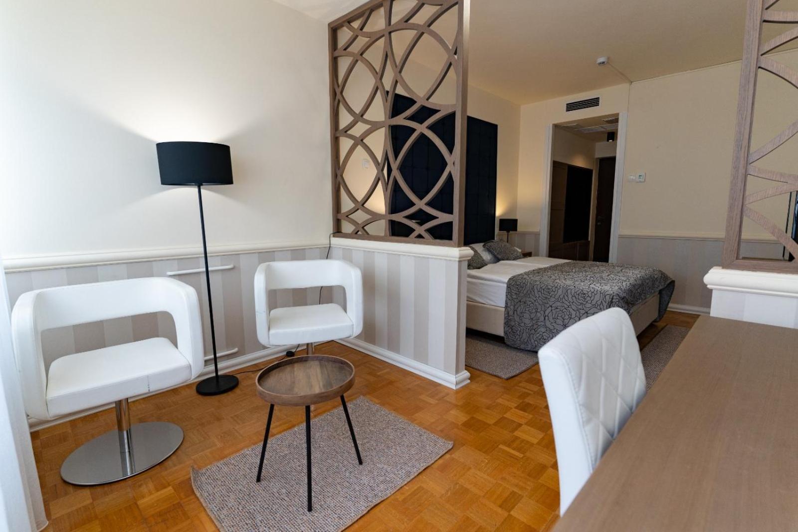 Artearia Hotel Bjelovar Exterior photo